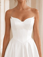 Minimalist Sweetheart Neckline Wedding Dress