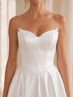 Minimalist Sweetheart Neckline Wedding Dress