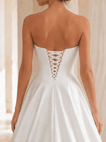 Minimalist Sweetheart Neckline Wedding Dress