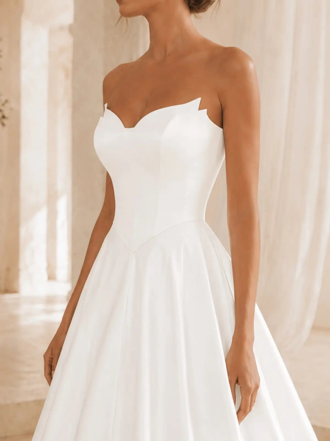 Minimalist Sweetheart Neckline Wedding Dress