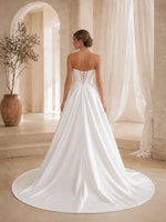 Minimalist Sweetheart Neckline Wedding Dress