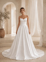 Minimalist Sweetheart Neckline Wedding Dress
